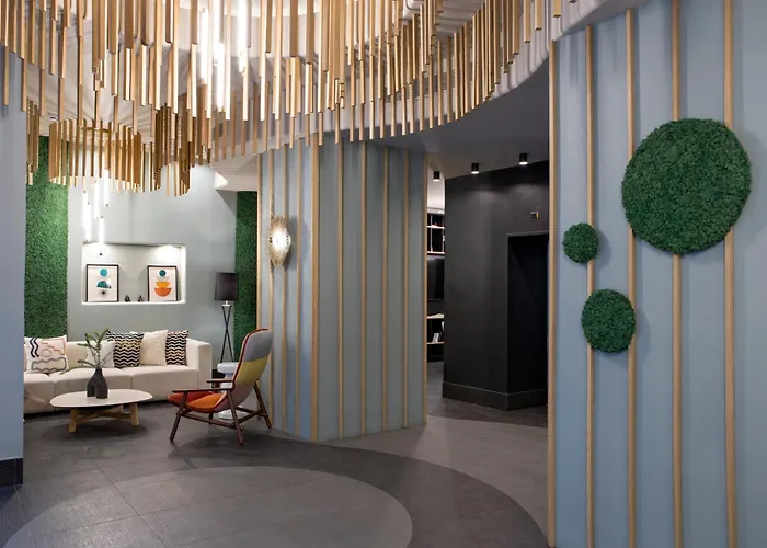 Central , Trademark Collection By WyndhamAlbergo